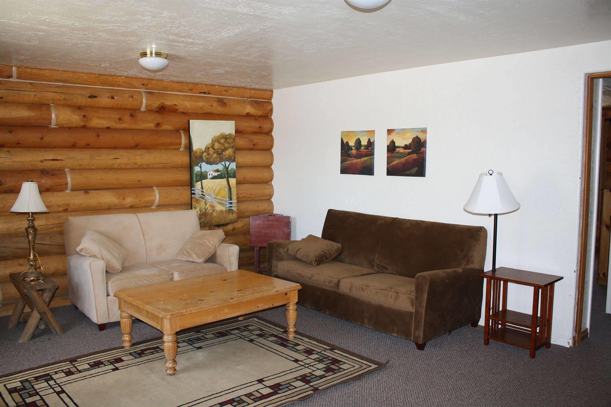 Heart Six Ranch Lodge