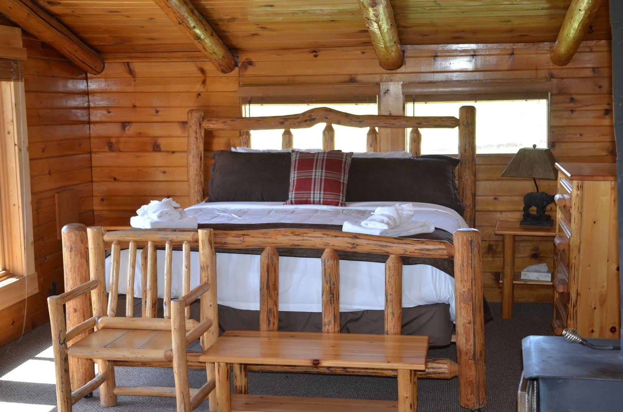 Lodge Heart Six Ranch *