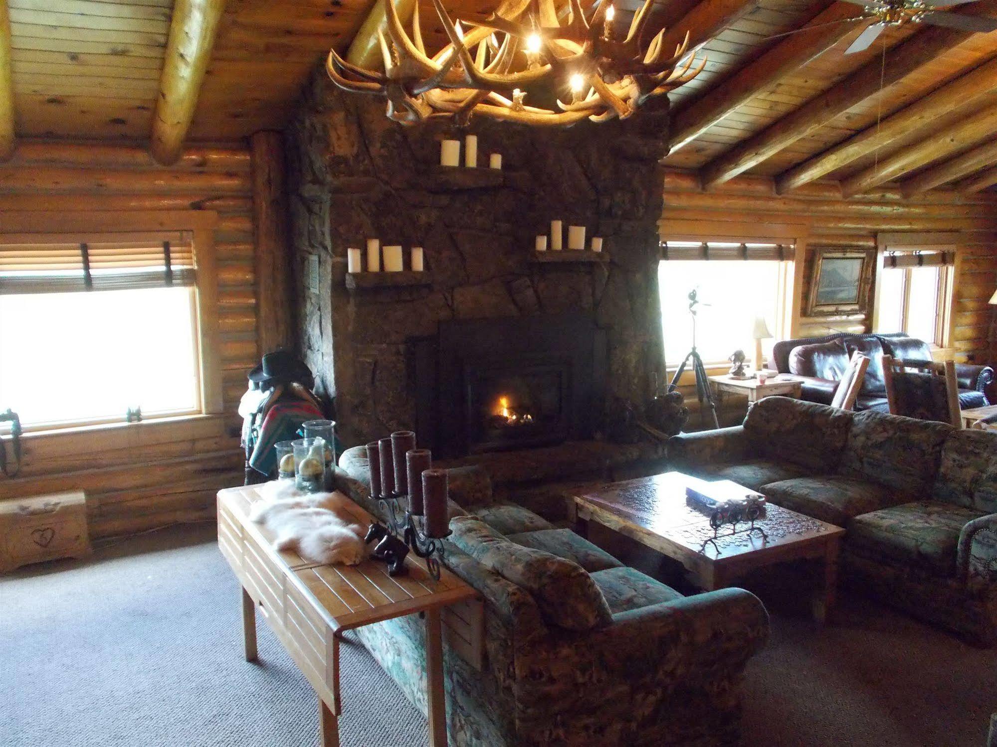 Heart Six Ranch Lodge